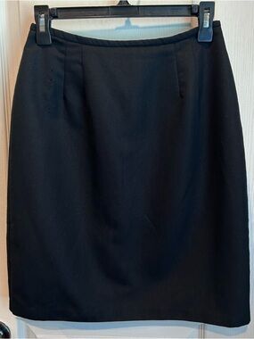 Briggs NY Women’s Classic Black Back Zip Lined 21” Size 8 Pencil Skirt Work Wear